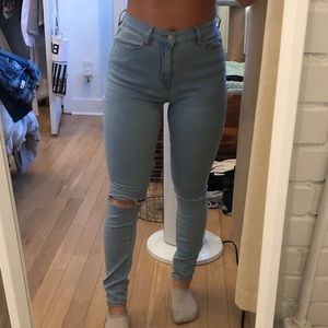 Light blue wash skinny jeans
